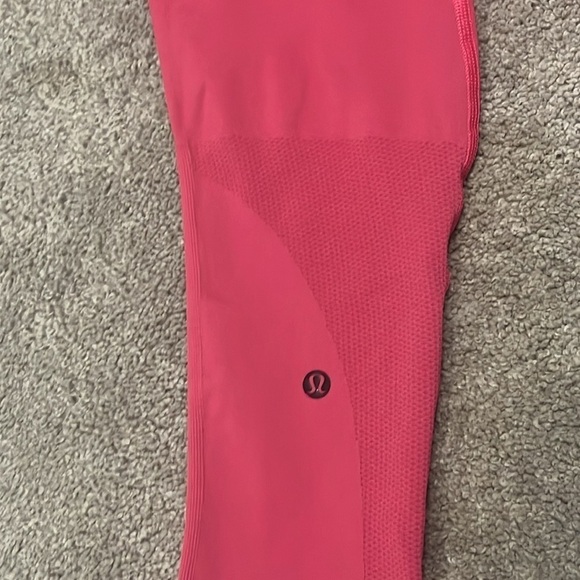 Lululemon seamless crop leggings in pink - size 6 - Picture 5 of 9